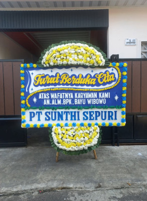 Papan Bunga Duka di Trienggadeng