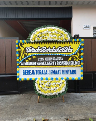 Papan Bunga Duka di Trienggadeng